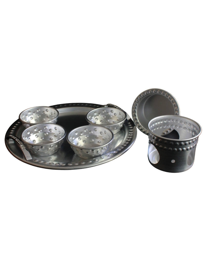 A طقم شوكولا مع سخان