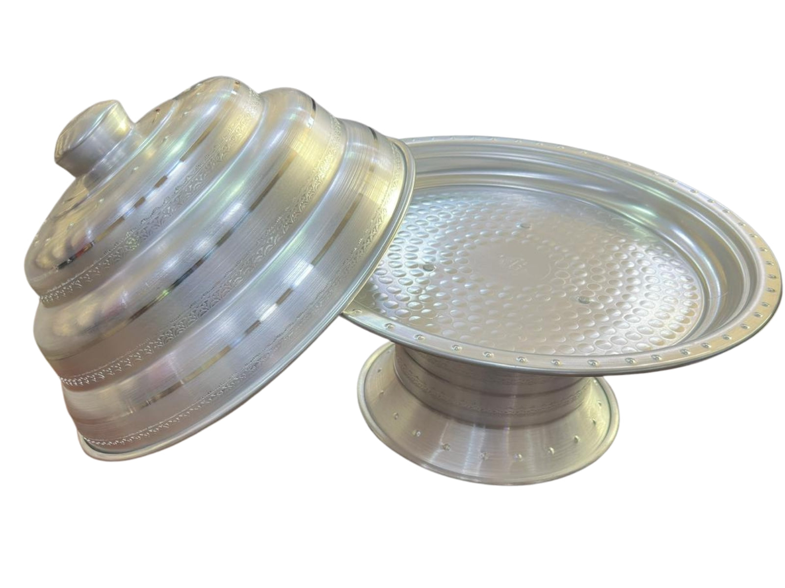 منسف بغطاء منقوش